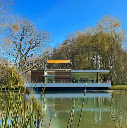 Hausboot, Leben auf dem Wasser